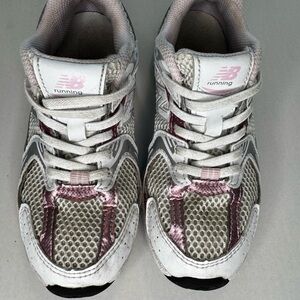 New Balance Little girl 530 Sneakers - White and Pink